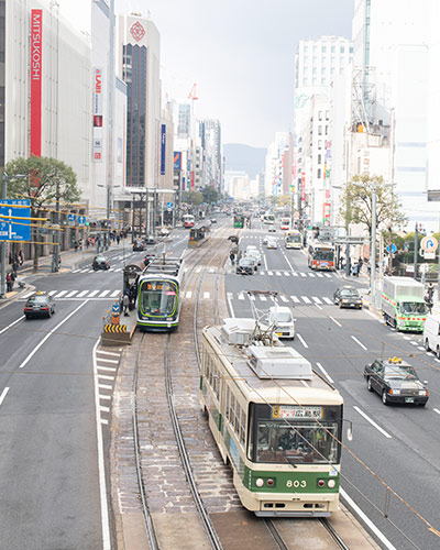 市電は通勤、通学、日々の生活に使われ、様々な人に情報を届けることができる受け幅が広い媒体です。